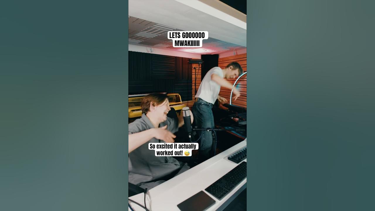 Do you recognize it faster than him? 😅 #ohmyroya #electronicmusic #surprise #cover