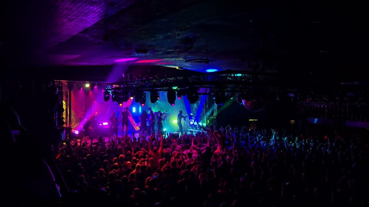 SWISS & DIE ANDERN - LEFT-WING RADICAL HIT (Live in Hamburg, Grosse Freiheit 36 ​​- 20.12.2025)