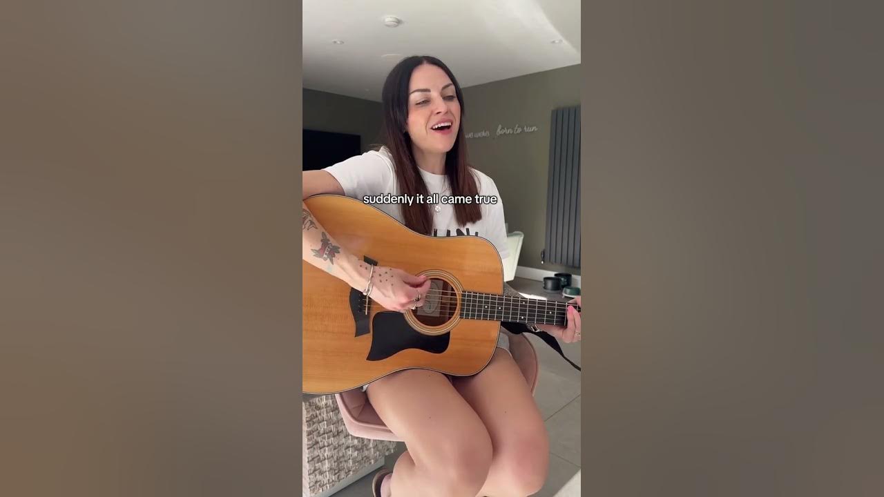 'Forward' acoustic. Thank you for all the love! #newmusic #amymacdonald #singersongwriter