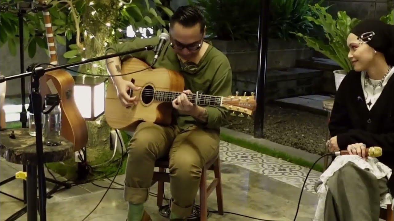 "Sesuatu di Jogja" Adhitia Sofyan feat Mitty Zasia, live in Jogja